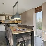 Mastlo: Spacious 10-person Garden Retreat Near Villa *