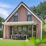 Villa Mastlo: Spacious 10-person Garden Retreat Near