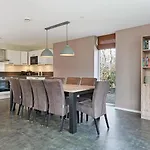 Mastlo: Spacious 10-person Garden Retreat Near Villa *