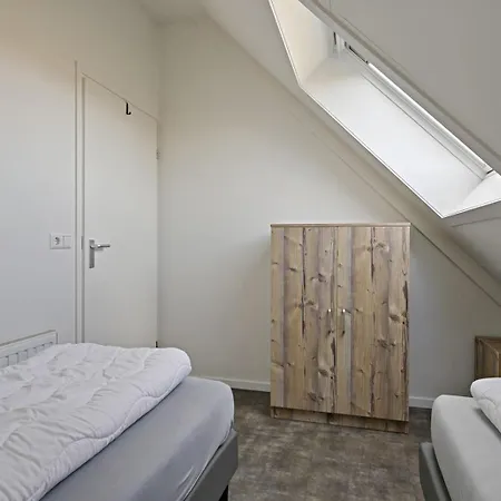 Mastlo 2x 10 Persons Large Garden, 1500 Meters To The Dunes And With 2 Jacuzzi's - Not For Companies Ouddorp