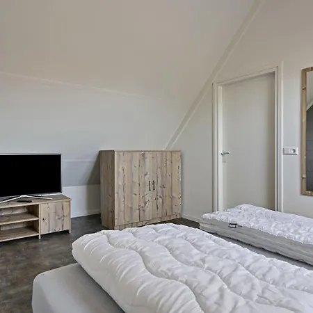 Villa Mastlo 2x 10 Persons Large Garden, 1500 Meters To The Dunes And With 2 Jacuzzi's - Not For Companies *