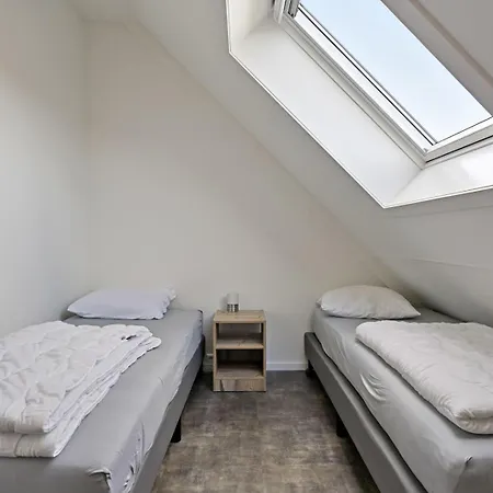 Mastlo 2x 10 Persons Large Garden, 1500 Meters To The Dunes And With 2 Jacuzzi's - Not For Companies Villa Ouddorp