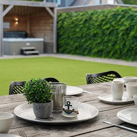 Mastlo 2x 10 Persons Large Garden, 1500 Meters To The Dunes And With 2 Jacuzzi's - Not For Companies *