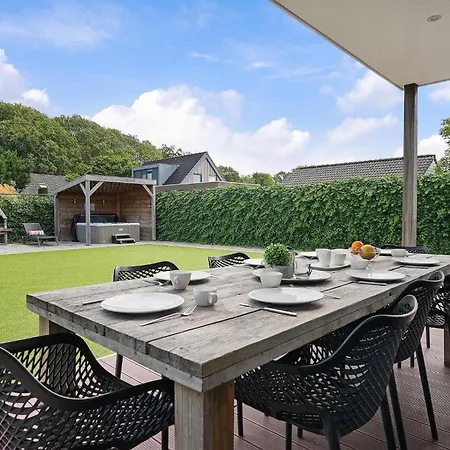 Villa Mastlo 2x 10 Persons Large Garden, 1500 Meters To The Dunes And With 2 Jacuzzi's - Not For Companies