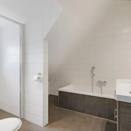 Mastlo 2x 10 Persons Large Garden, 1500 Meters To The Dunes And With 2 Jacuzzi's - Not For Companies Ouddorp