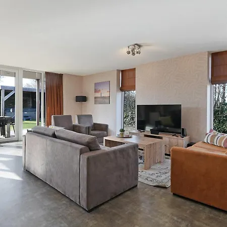 Villa Mastlo 2x 10 Persons Large Garden, 1500 Meters To The Dunes And With 2 Jacuzzi's - Not For Companies Ouddorp