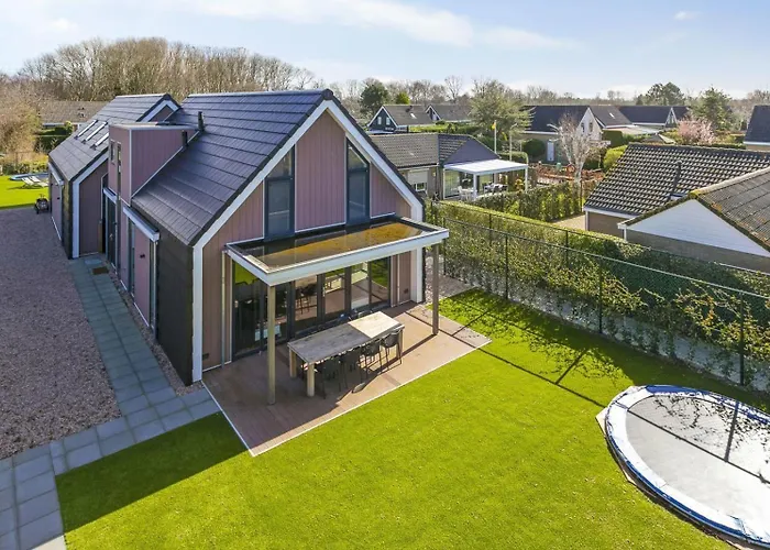 Villa Mastlo 2x 10 Persons Large Garden, 1500 Meters To The Dunes And With 2 Jacuzzi's - Not For Companies Ouddorp