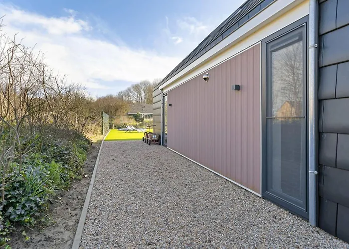 Villa Mastlo 2x 10 Persons Large Garden, 1500 Meters To The Dunes And With 2 Jacuzzi's - Not For Companies