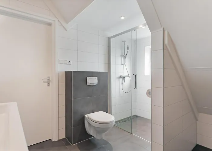 Willa Mastlo 2x 10 Persons Large Garden, 1500 Meters To The Dunes And With 2 Jacuzzi's - Not For Companies Ouddorp