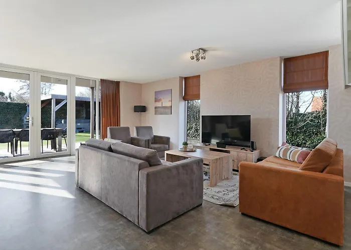 Willa Mastlo 2x 10 Persons Large Garden, 1500 Meters To The Dunes And With 2 Jacuzzi's - Not For Companies Ouddorp