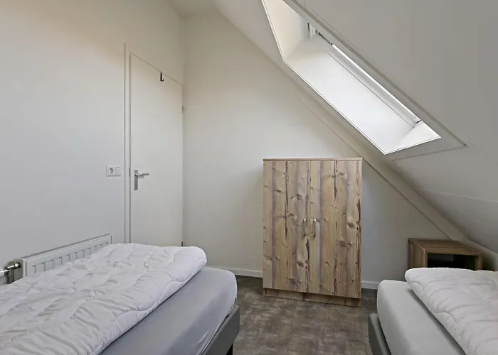 Mastlo 2x 10 Persons Large Garden, 1500 Meters To The Dunes And With 2 Jacuzzi's - Not For Companies Ouddorp