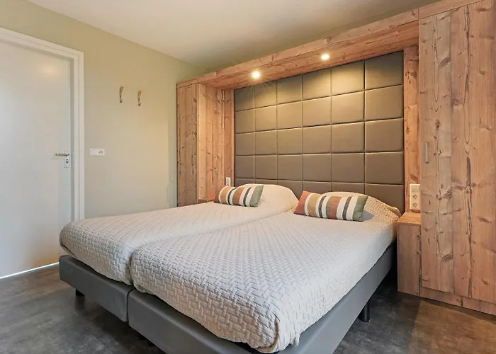 Mastlo 2x 10 Persons Large Garden, 1500 Meters To The Dunes And With 2 Jacuzzi's - Not For Companies Ouddorp