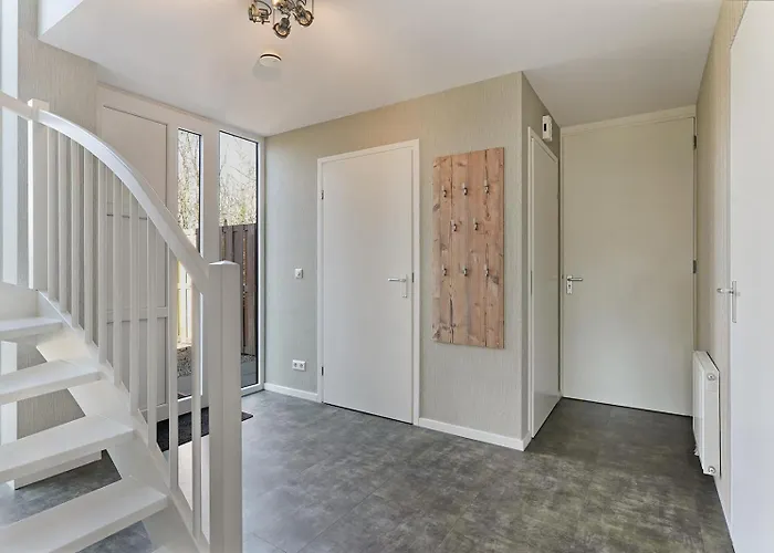 Vila Mastlo 2x 10 Persons Large Garden, 1500 Meters To The Dunes And With 2 Jacuzzi's - Not For Companies Ouddorp